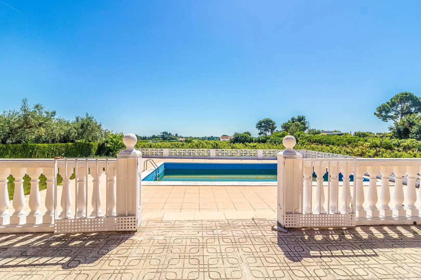 Schwimmbecken von Haus oder Chalet zum Verkauf in Carlet mit Privatgarten, Terrasse und Schwimmbad