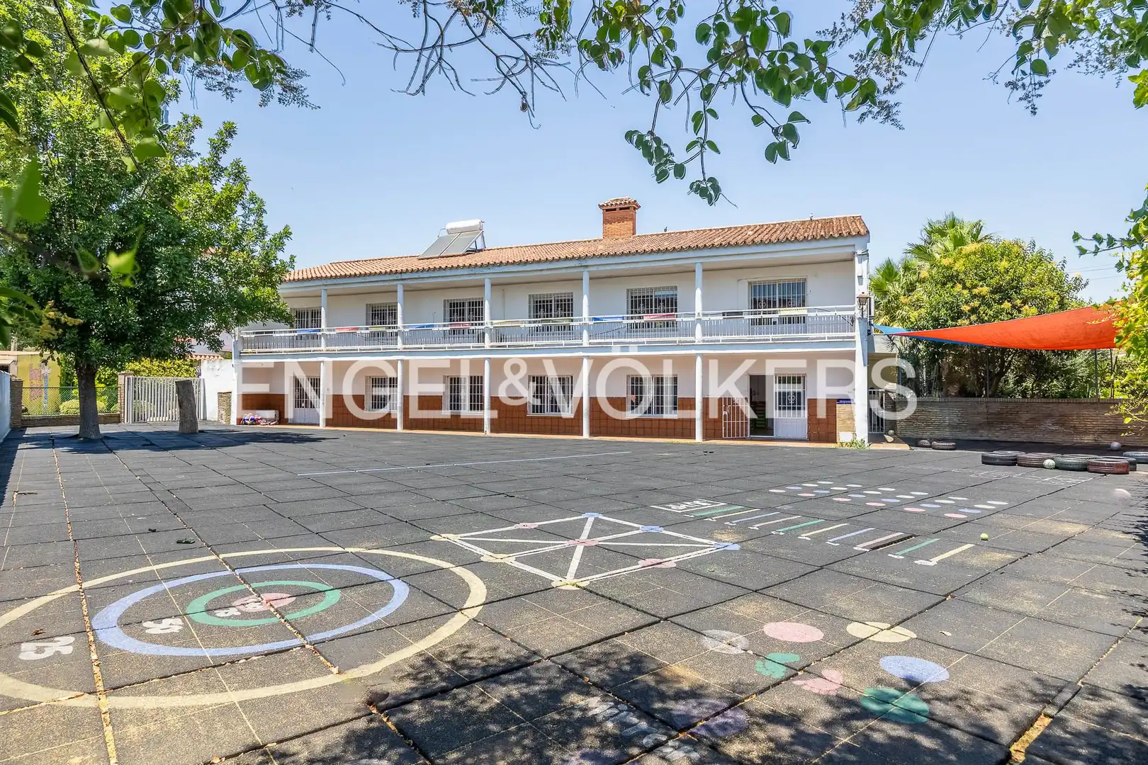 Vista exterior de Casa o chalet en venta en Sevilla con Calefacción y Jardín privado