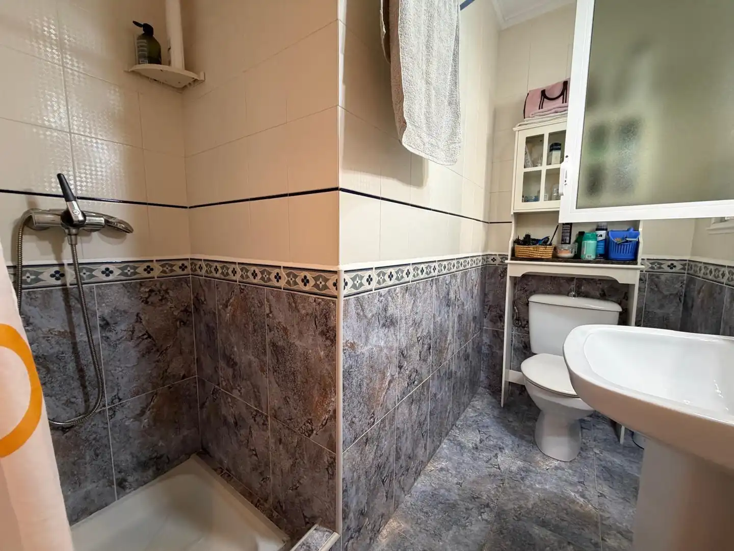 Baño de Casa adosada en venta en Torrevieja con Jardín privado, Terraza y Trastero