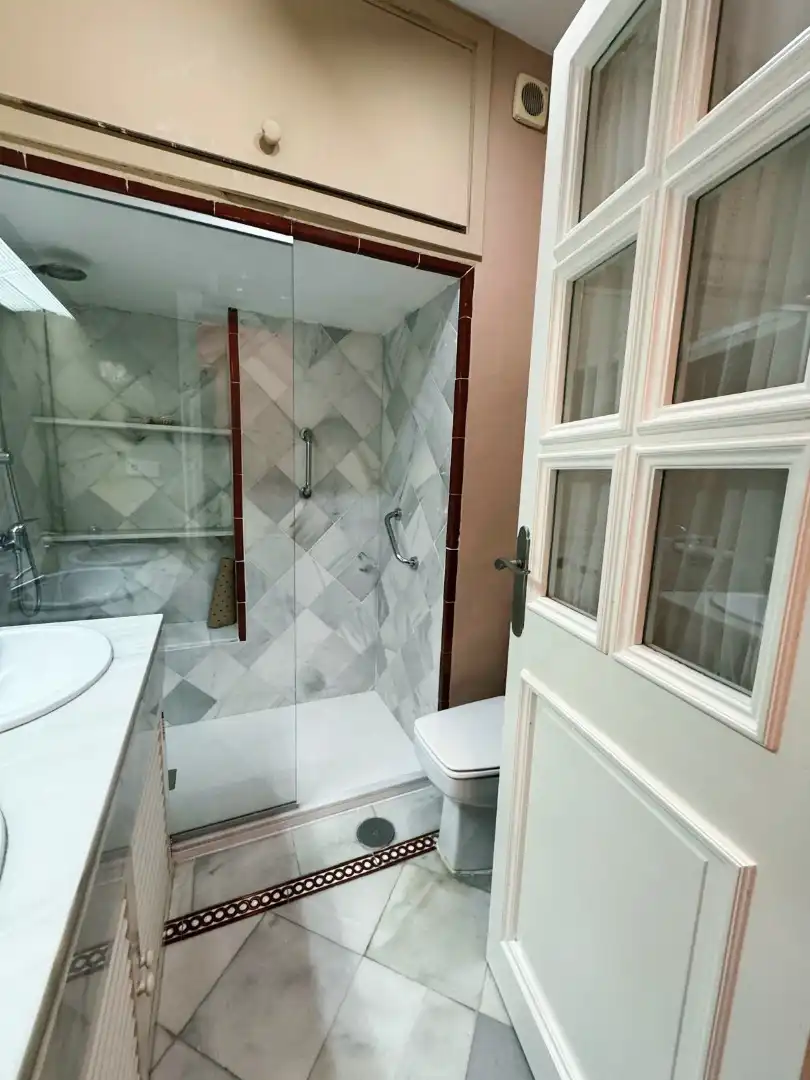 Bathroom of Flat for rent in El Puerto de Santa María  with Air Conditioner, Terrace and Furnished