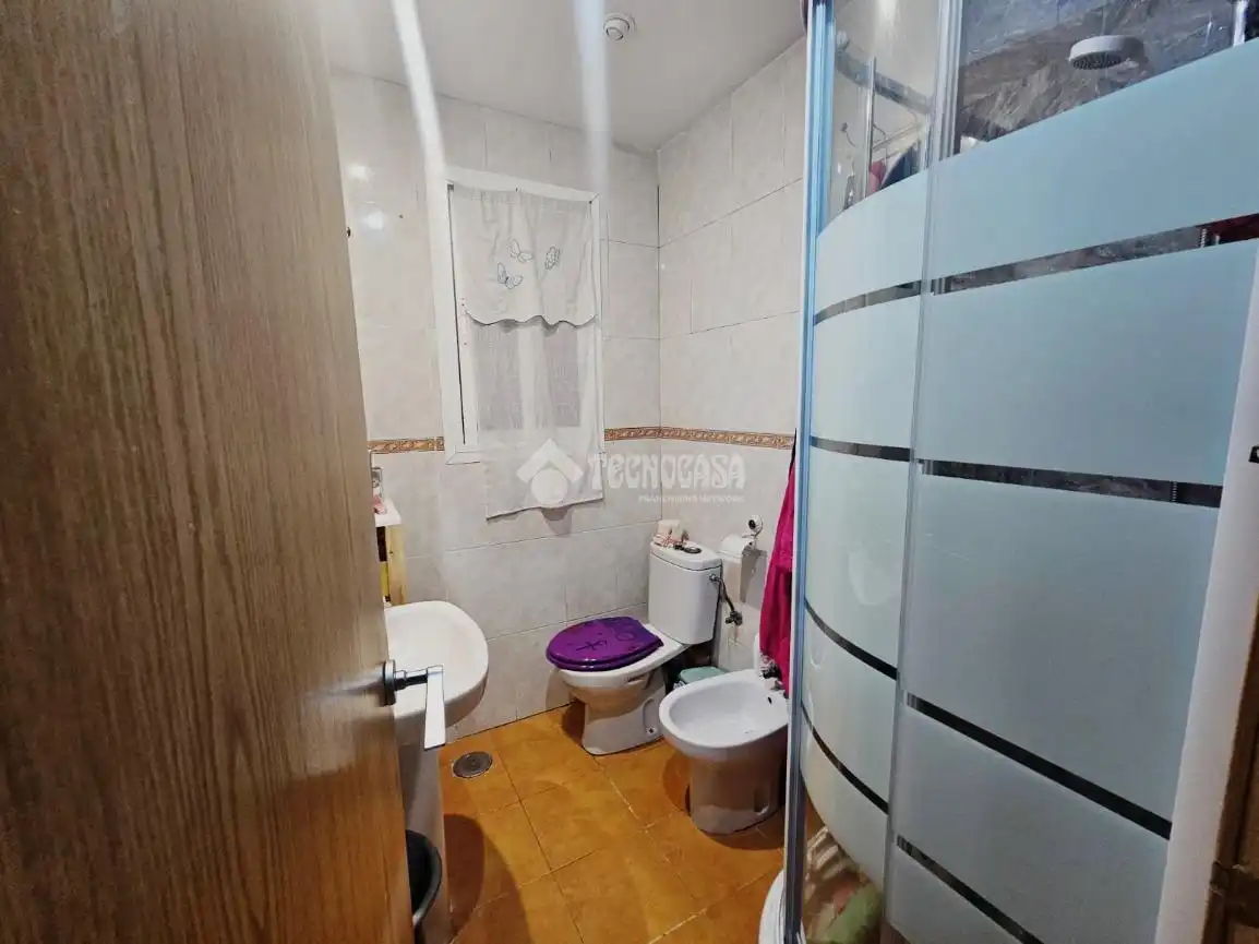 Baño de Piso en venta en Parla con Calefacción