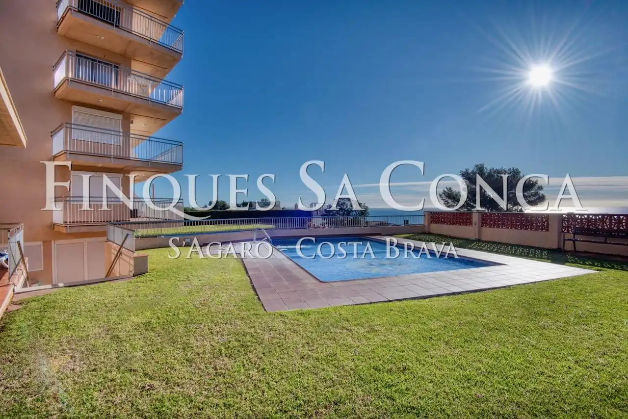 Schwimmbecken von Wohnungen zum Verkauf in Sant Feliu de Guíxols mit Klimaanlage, Heizung und Terrasse