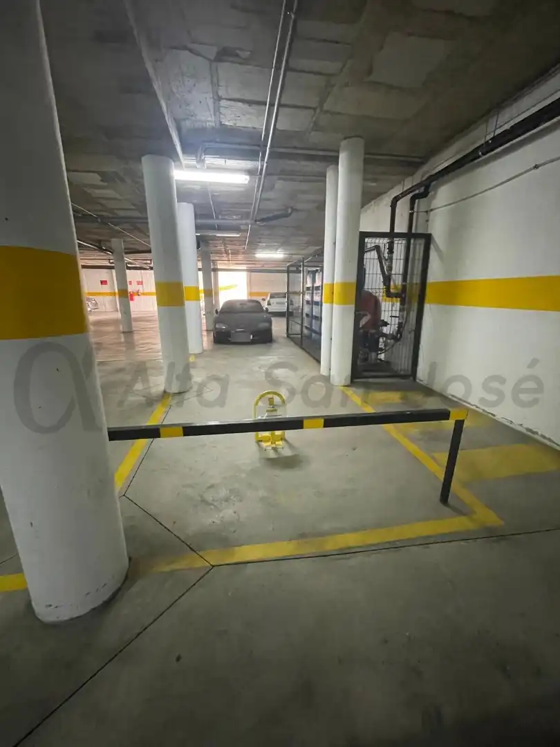 Parking of Garage for rent in La Rinconada