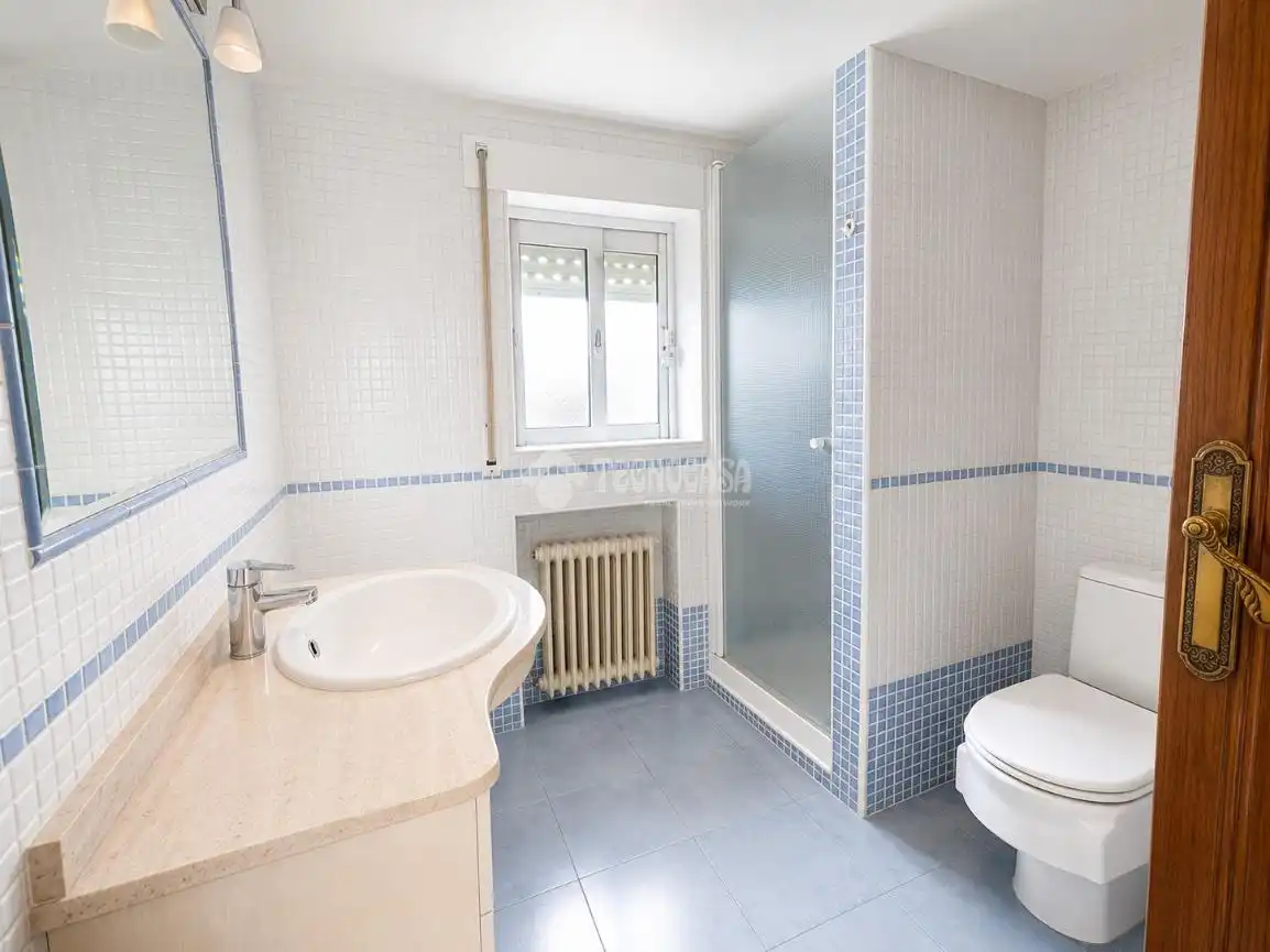Baño de Casa o chalet en venta en Torrijos con Calefacción, Terraza y Piscina