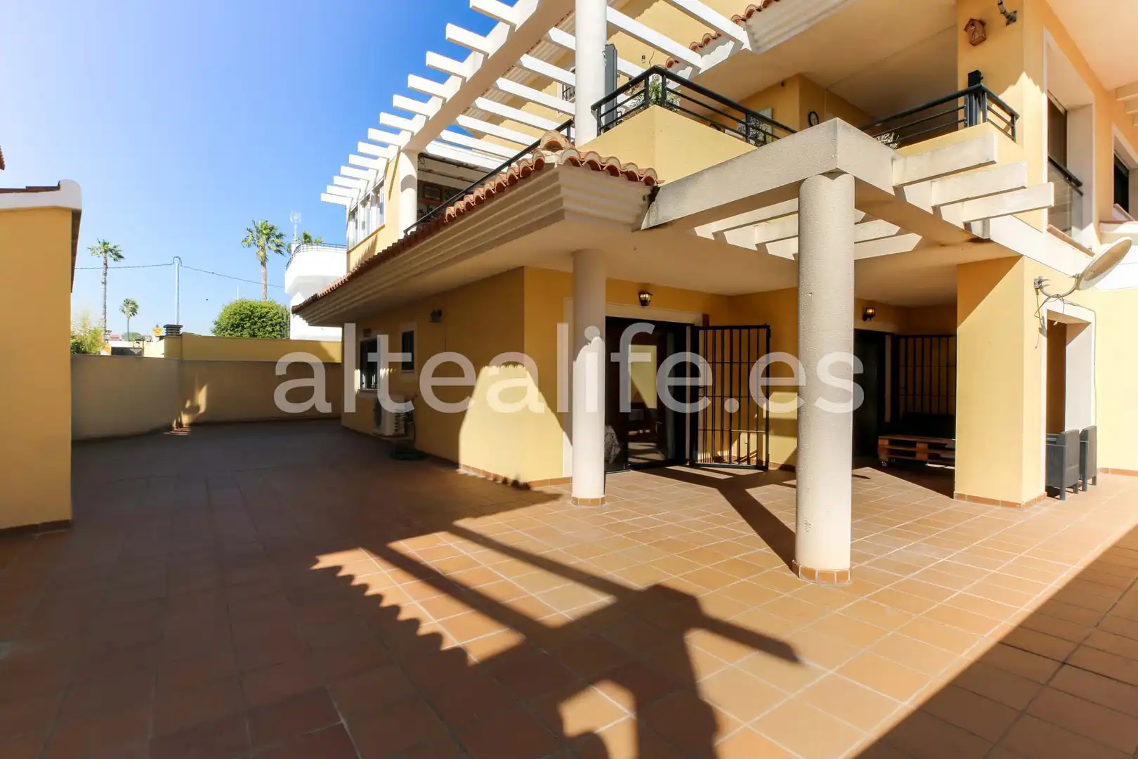 Vista exterior de Apartamento de alquiler en L'Alfàs del Pi con Aire acondicionado, Terraza y Trastero