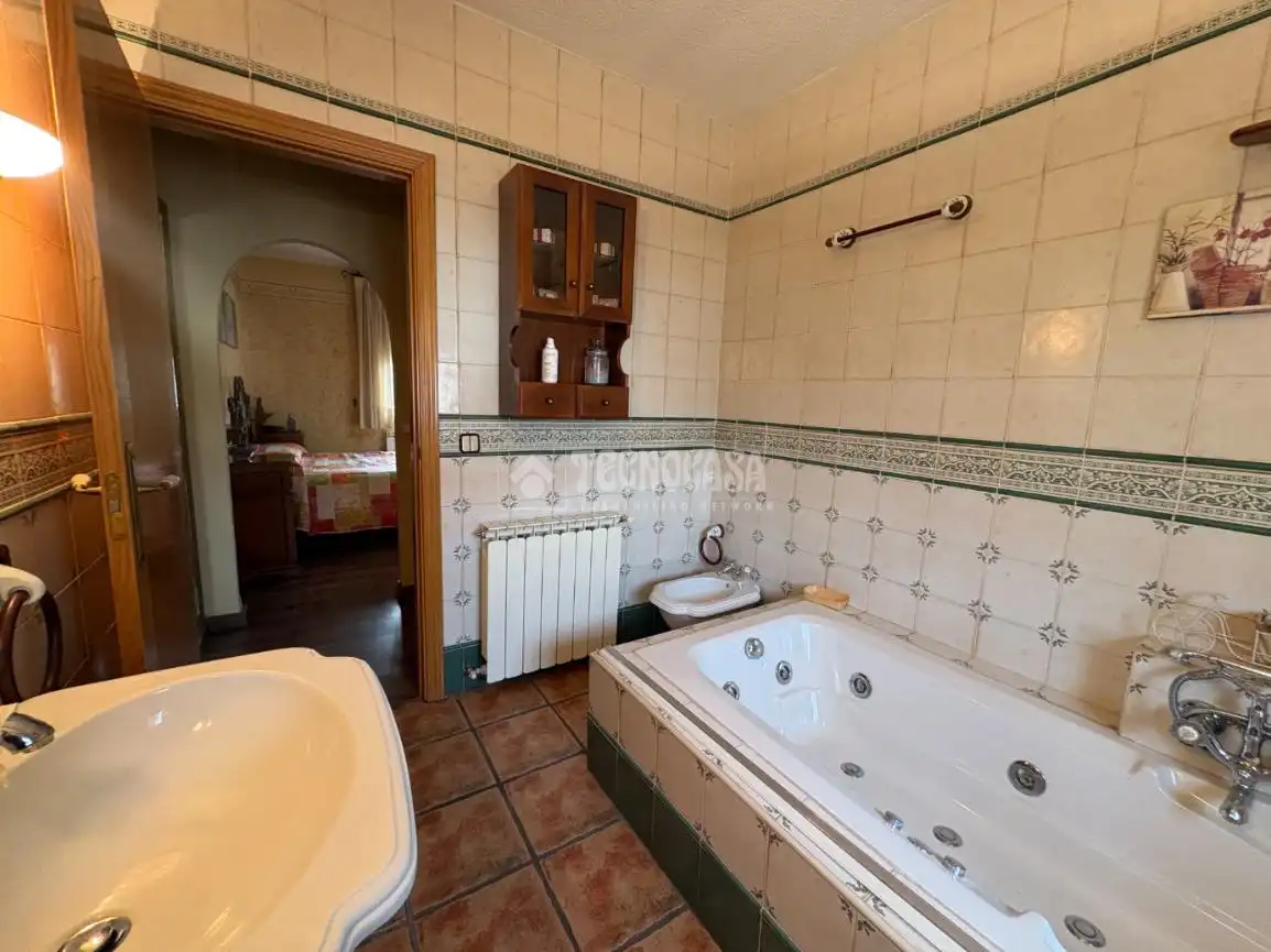 Badezimmer von Haus oder Chalet zum Verkauf in El Álamo mit Klimaanlage, Heizung und Privatgarten