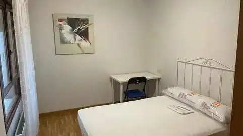 Bedroom of Flat for rent in Oviedo   with Heating and Furnished