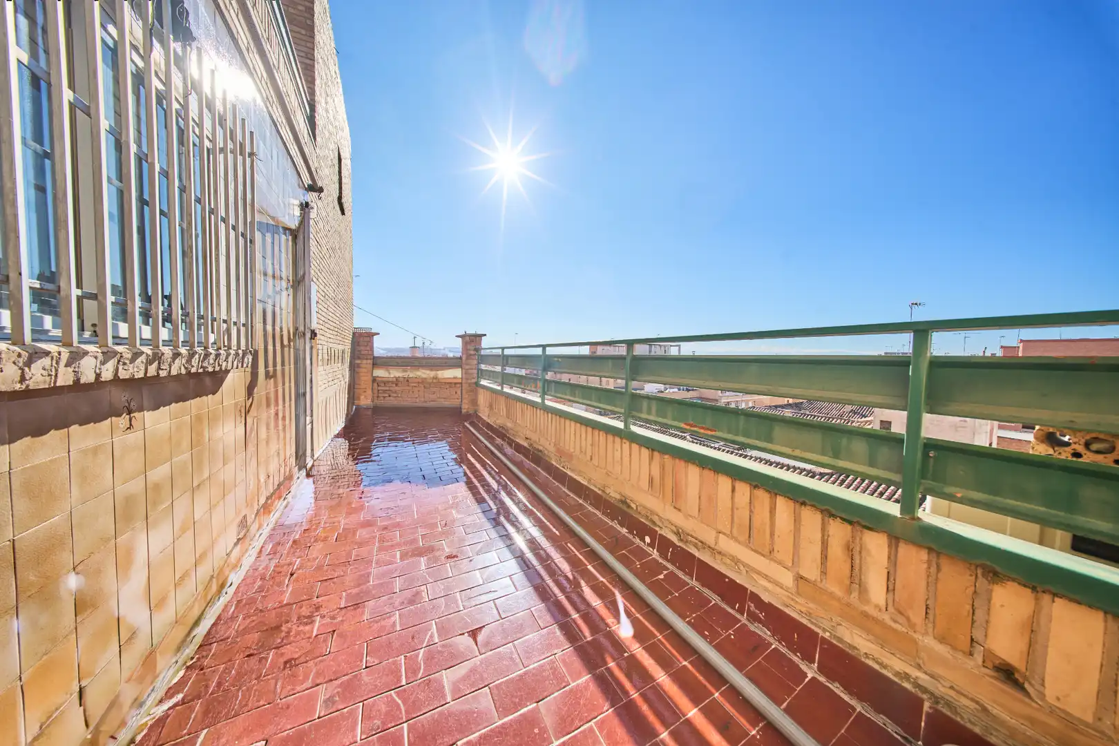 Terraza de Ático en venta en Granada con Calefacción, Terraza y Amueblado