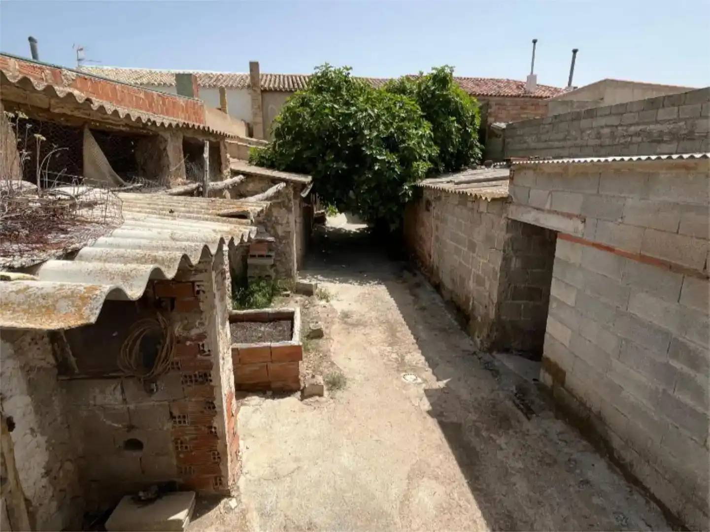 Vista exterior de Pis en venda en Cortes de Baza amb Aire condicionat, Traster i Moblat