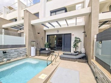 Casa amb piscina en venda a Calle Madame Butterfly