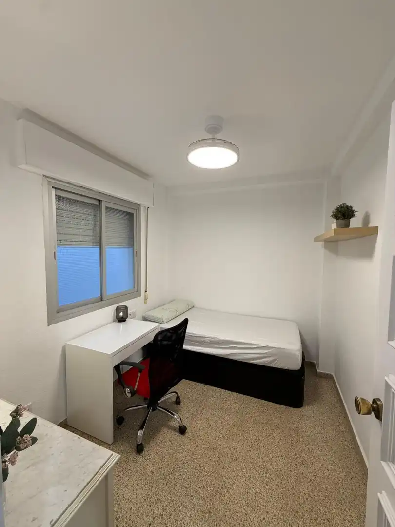 Schlafzimmer von Wohnung zur Miete in Centro