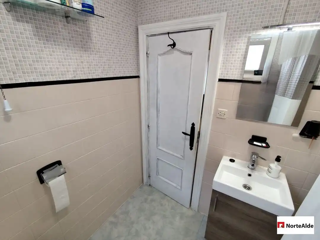 Bany de Pis en venda en Barakaldo  amb Traster