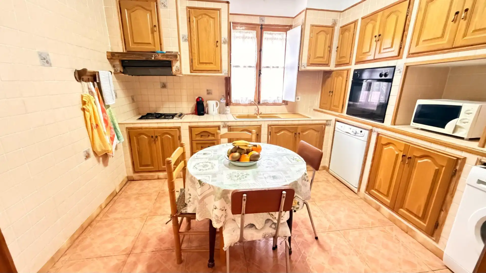 Kitchen of Houses for sale in Elche / Elx  with Heating, Private garden and Storage room