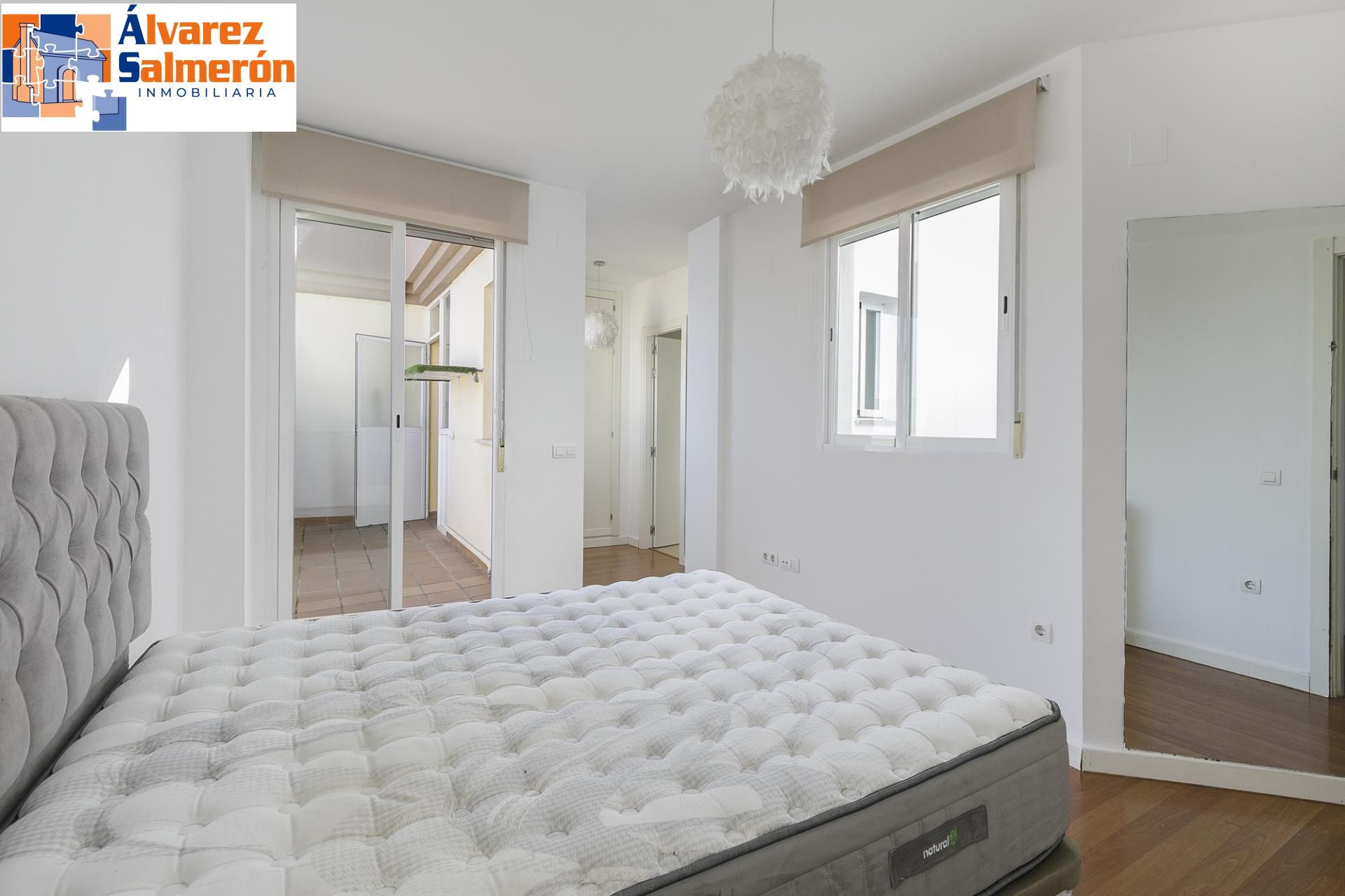 Dormitori de Àtic en venda en Cúllar Vega amb Terrassa