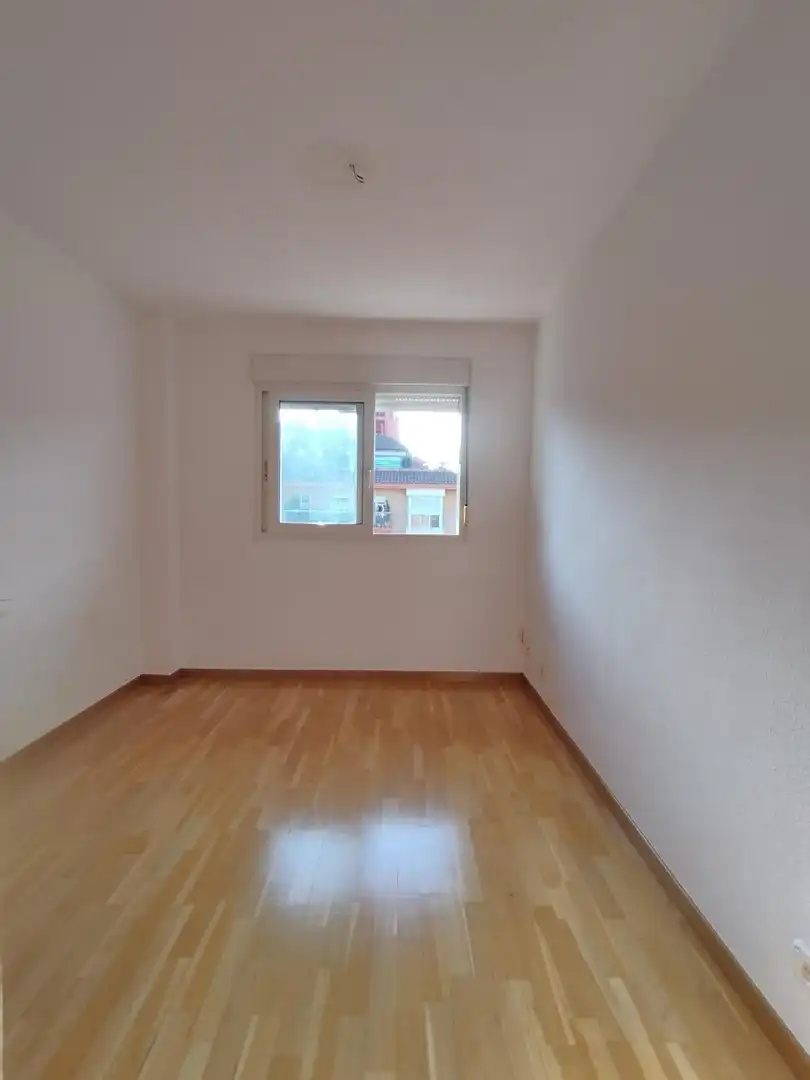 Habitación de Piso de alquiler en Murcia con Aire acondicionado, Calefacción y Parquet