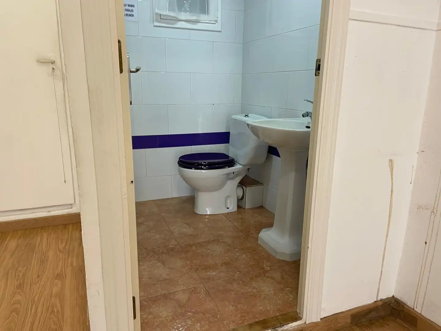 Badezimmer von Geschaftsraum zur Miete in Sant Boi de Llobregat