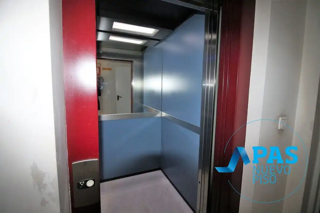 Flat for sale in Calle Justicia, Cuatro Caminos