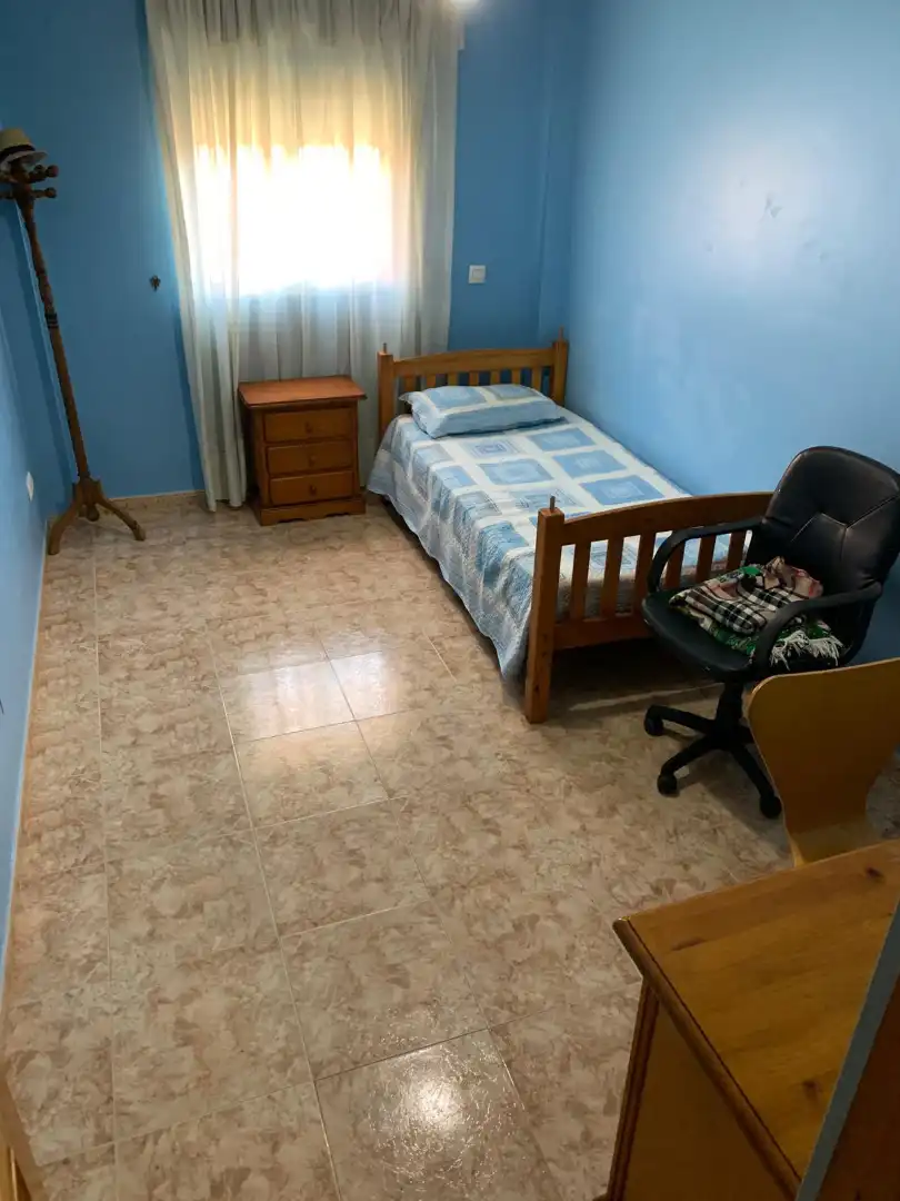 Dormitori de Casa o xalet en venda en Algeciras amb Aire condicionat, Moblat i Forn