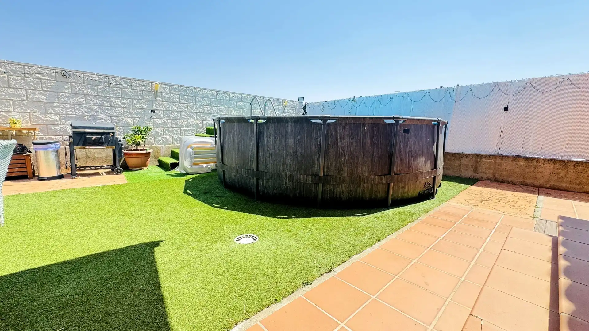Terrassa de Casa o xalet en venda en Cedillo del Condado amb Aire condicionat, Calefacció i Jardí privat