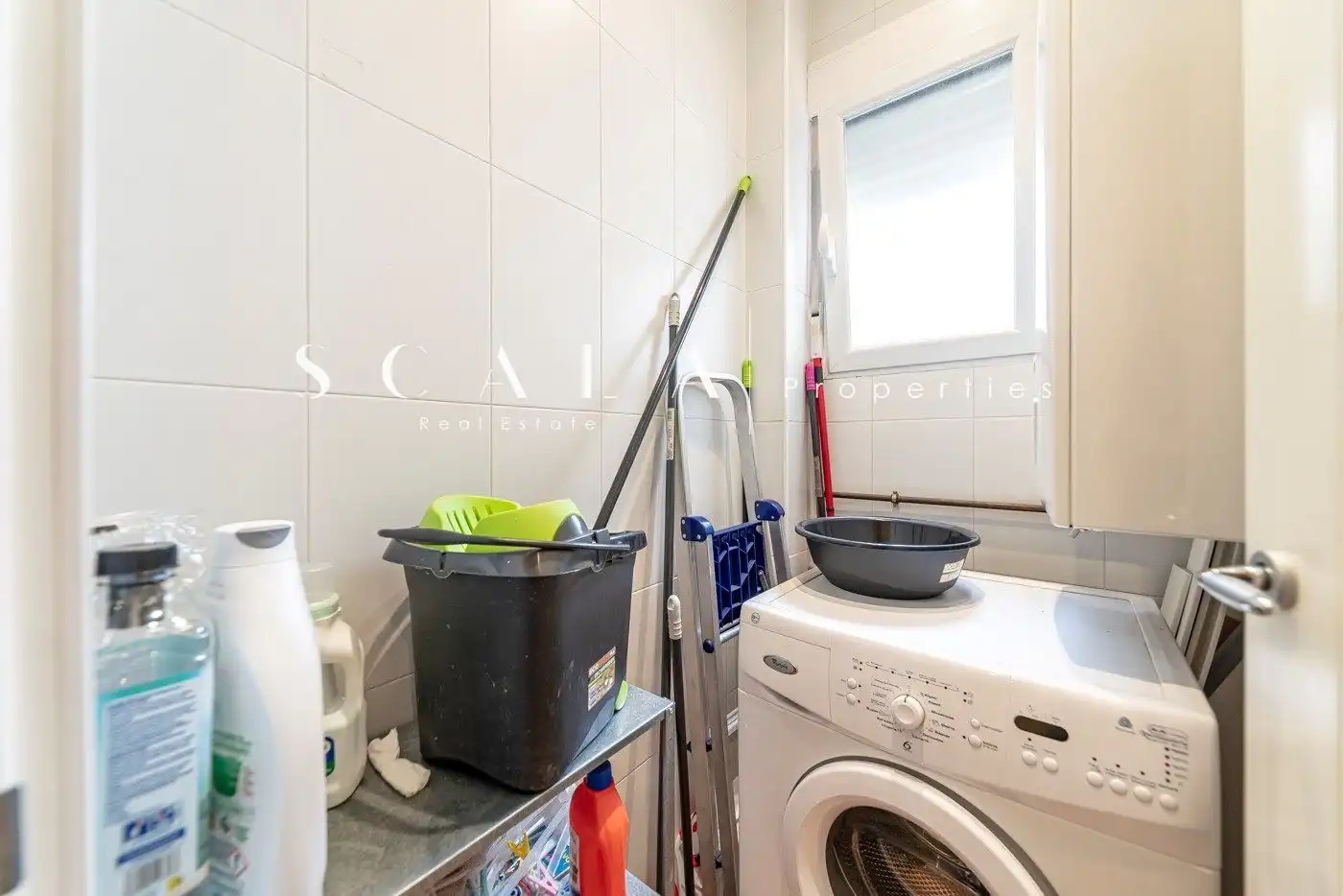 Kitchen of Flat for rent in Madrid  with Air Conditioner, Heating and Parquet flooring