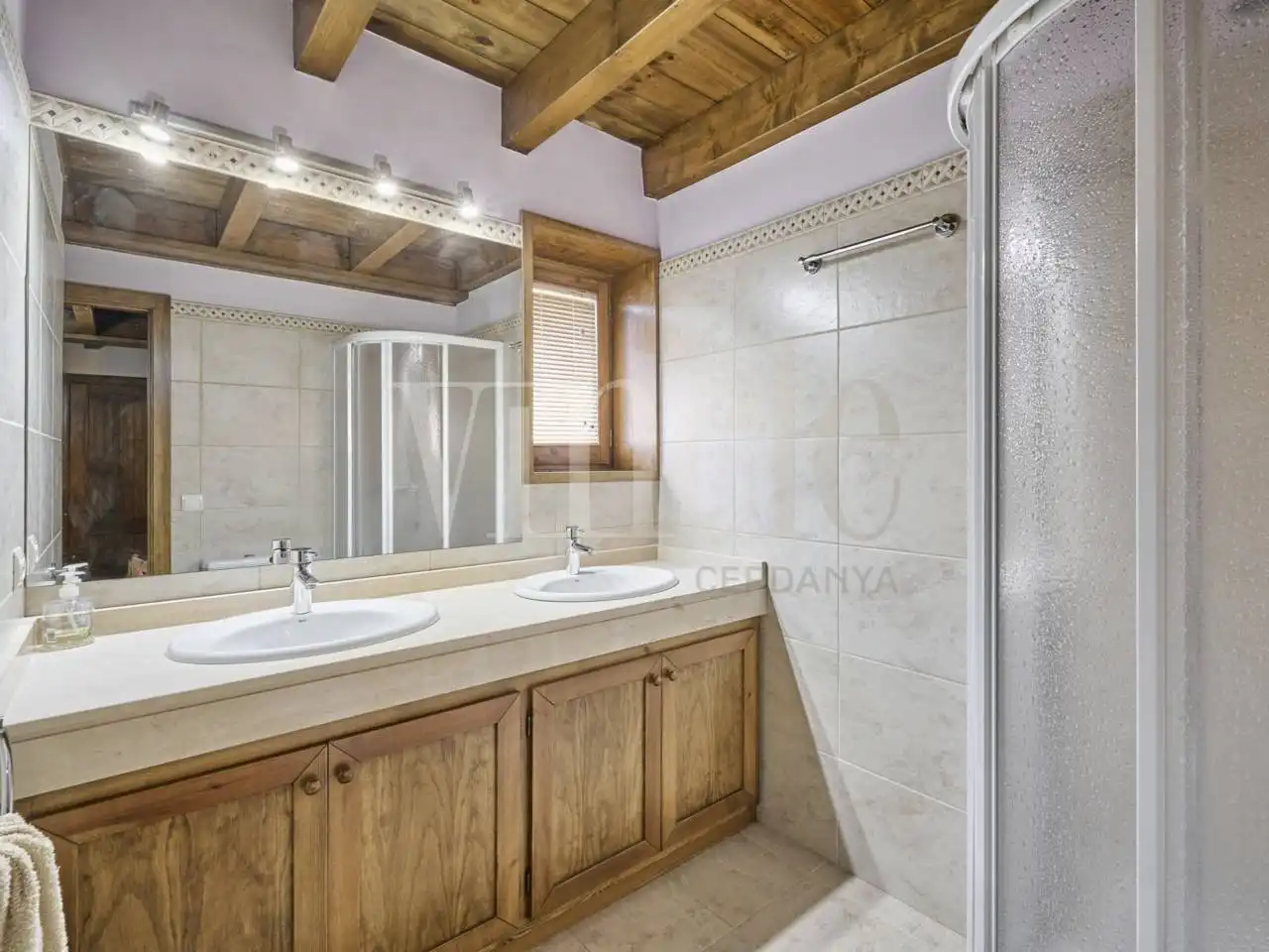 Baño de Casa adosada en venta en Guils de Cerdanya con Calefacción, Parquet y Terraza