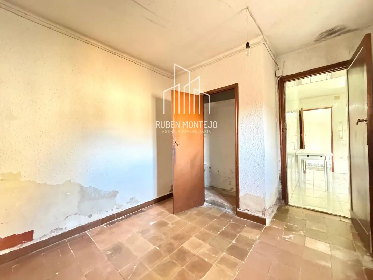 Casa adosada en venta en Gomecello con Calefacción, Terraza y Trastero