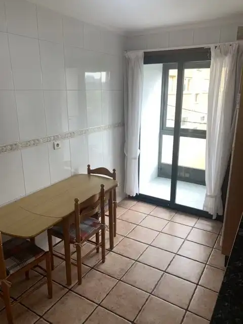 Habitación de Apartamento en venta en Marín con Parquet, Trastero y Amueblado