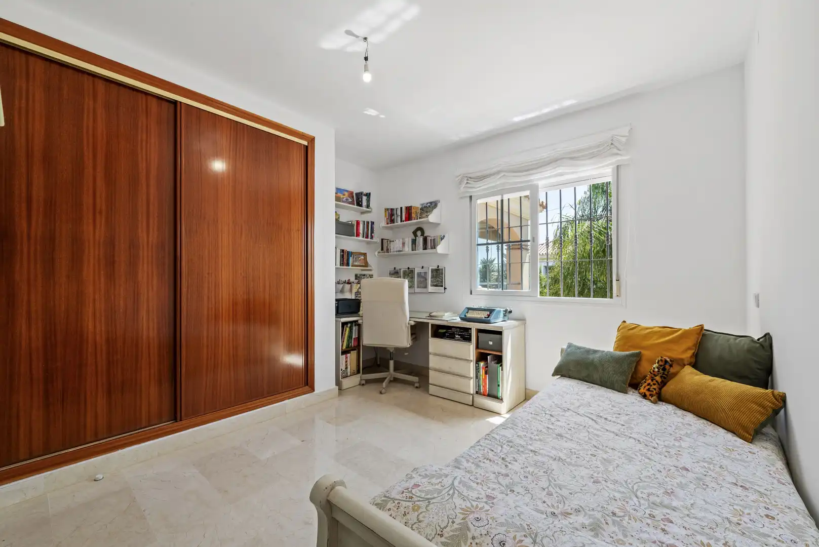 Schlafzimmer von Haus oder Chalet zum Verkauf in Mijas mit Klimaanlage, Privatgarten und Terrasse