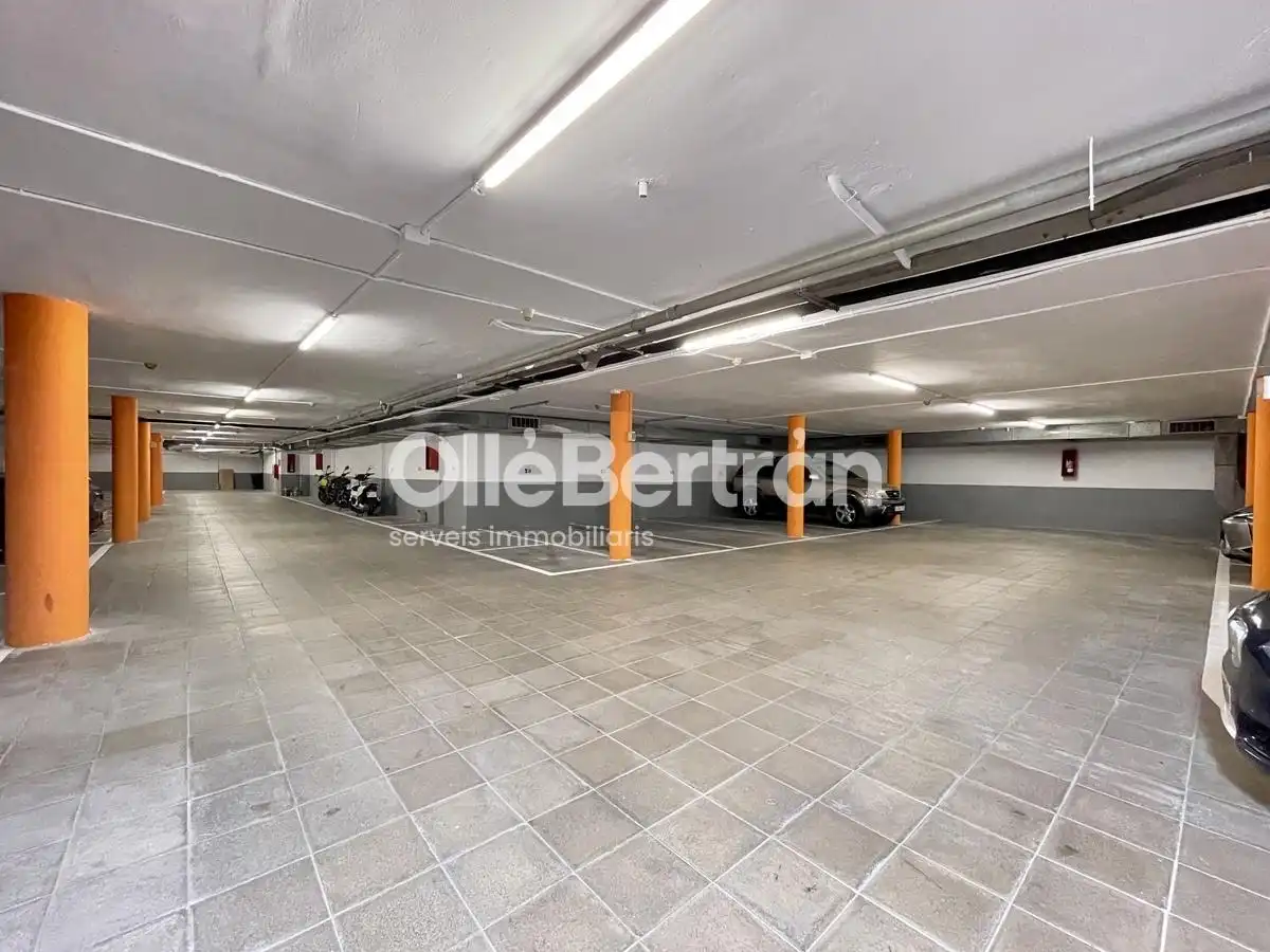 Parkplatz von Garage zur Miete in L'Hospitalet de Llobregat