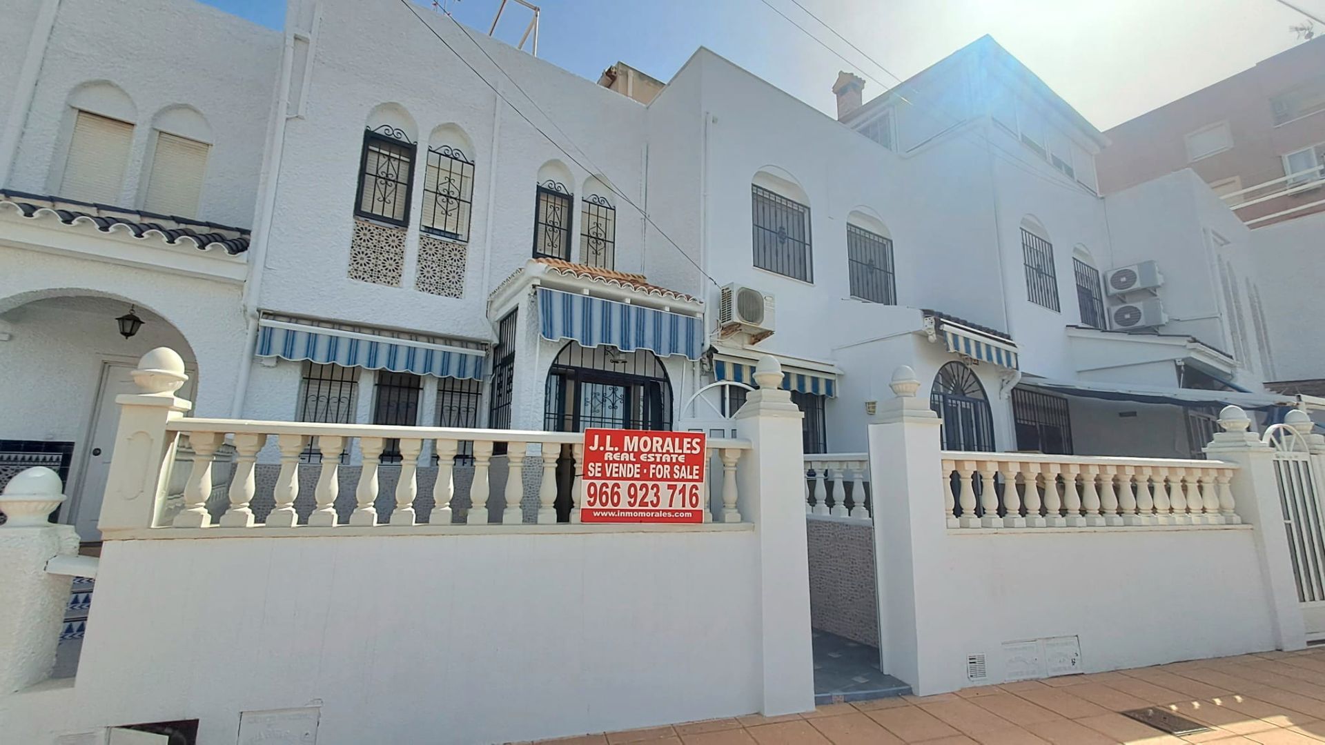 Exterior view of House or chalet for sale in Torrevieja  with Air Conditioner, Terrace and Furnished