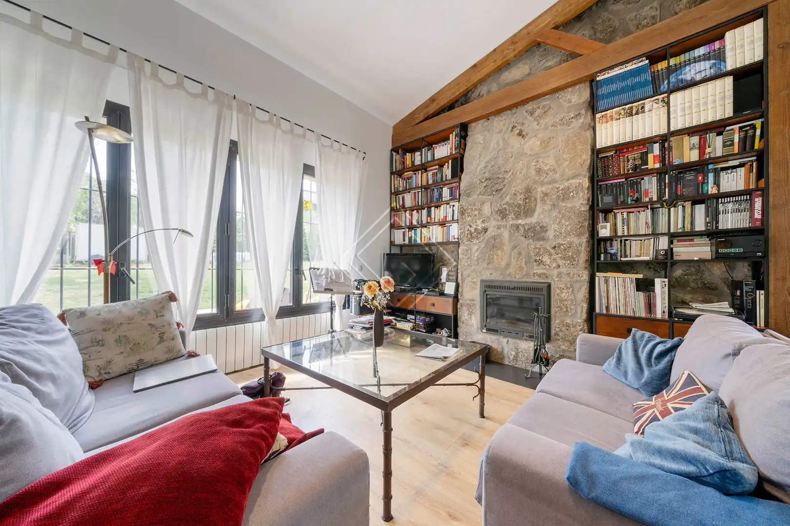 Sala de estar de Casa o chalet en venta en Pozuelo de Alarcón con Aire acondicionado, Jardín privado y Terraza