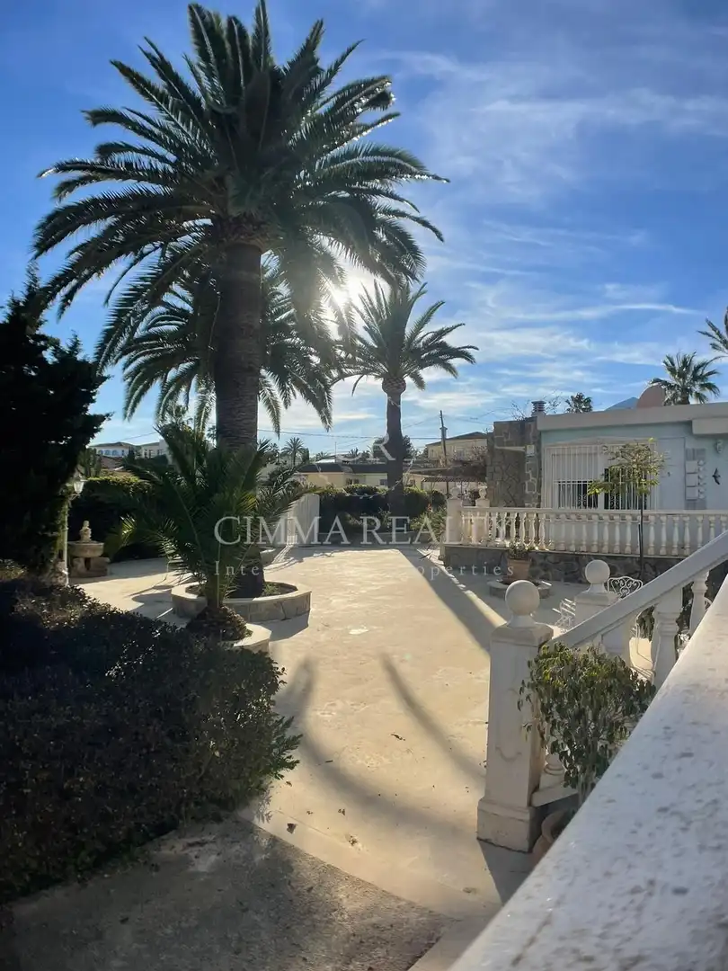 Exterior view of Houses for sale in L'Alfàs del Pi  with Air Conditioner, Heating and Private garden