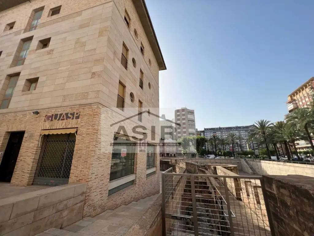 Exterior view of Commercial properties for rent in Alzira