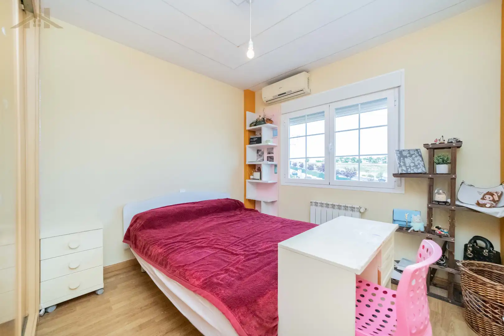Dormitori de Casa adosada en venda en Arroyomolinos (Madrid) amb Aire condicionat, Calefacció i Jardí privat
