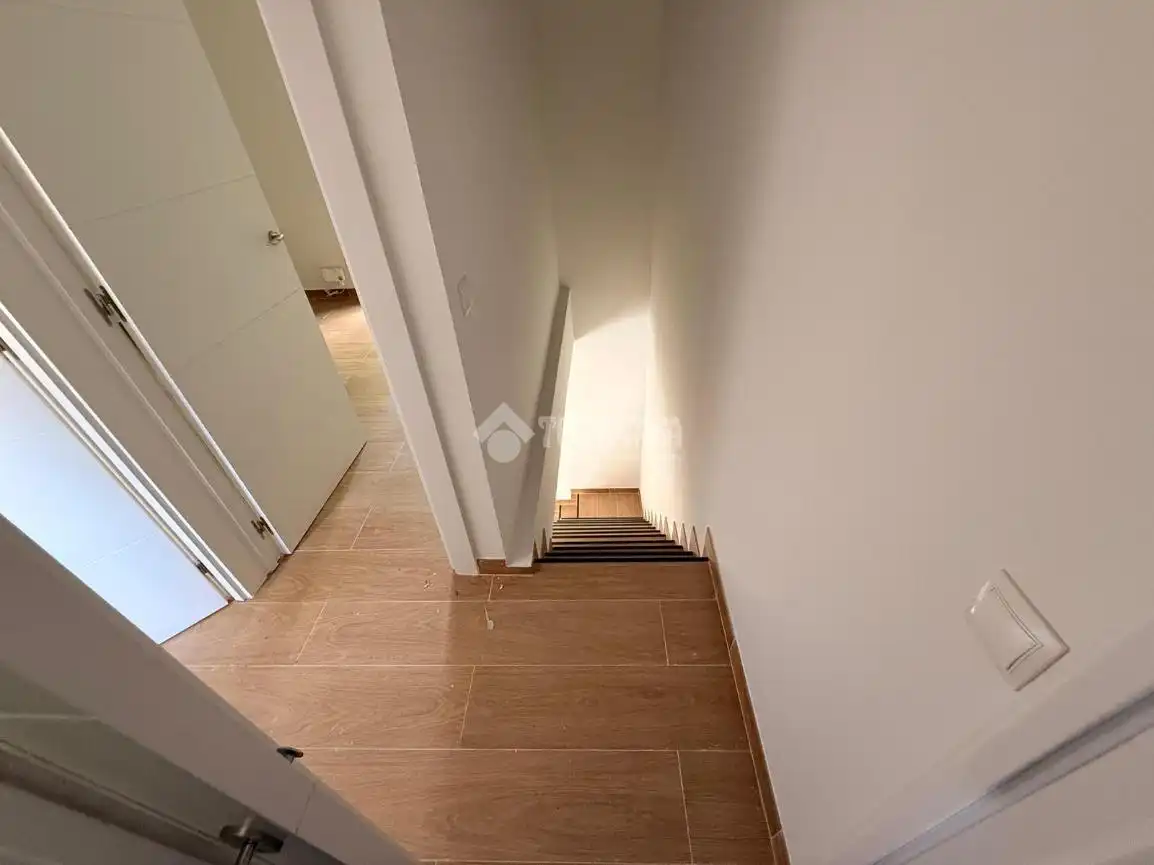 Piso en venta en Madrid con Parquet y Balcón