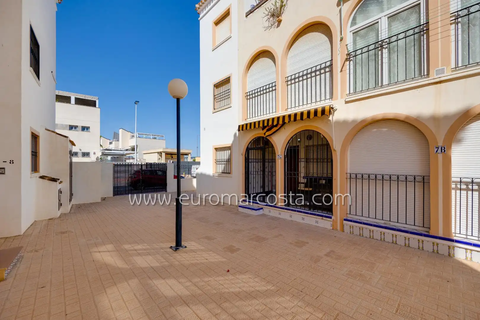 Apartamento con piscina en venta en Calle Ramon Rubial, imagen 2