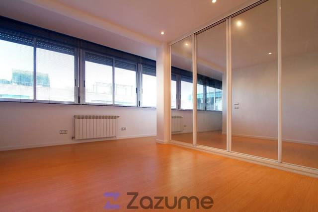 Ático en Alquiler en C. de Valle Inclán en Las Águilas