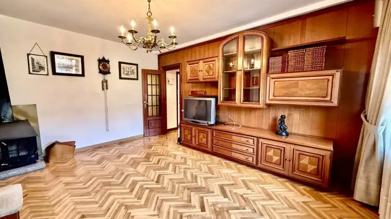Wohnzimmer von Wohnung zum Verkauf in El Espinar mit Heizung, Privatgarten und Parkett