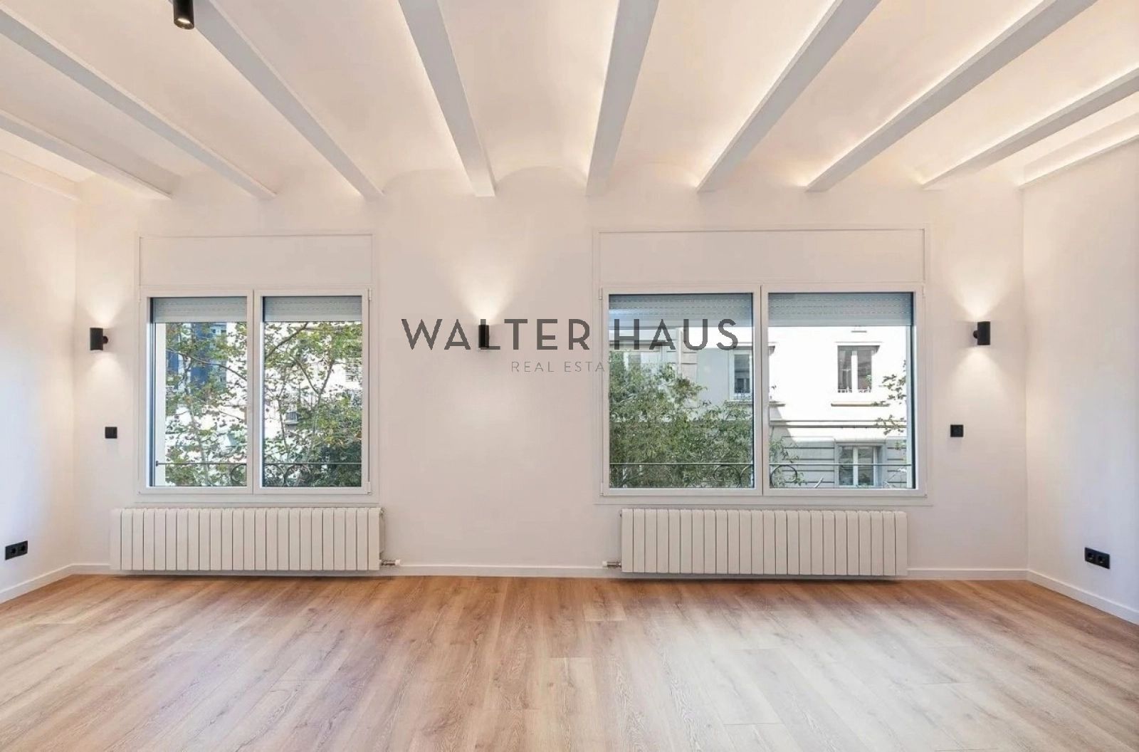 Flat for sale in  Barcelona Capital  with Air Conditioner, Heating and Oven