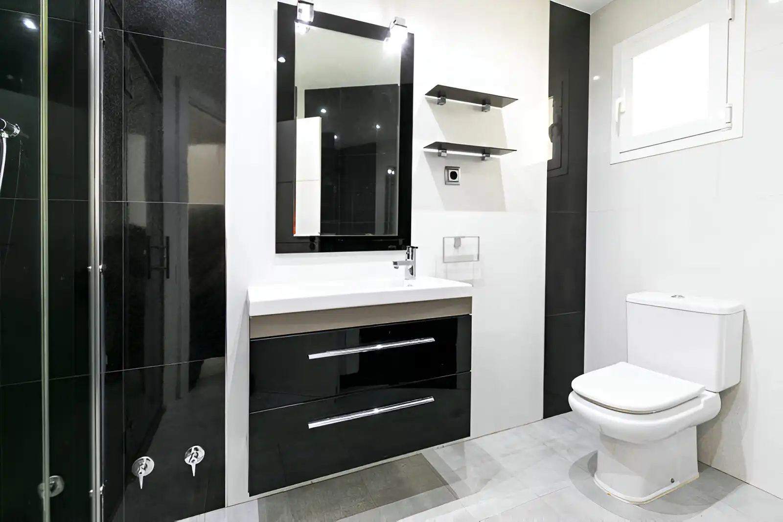 Baño de Casa o chalet en venta en Marbella con Aire acondicionado, Jardín privado y Terraza