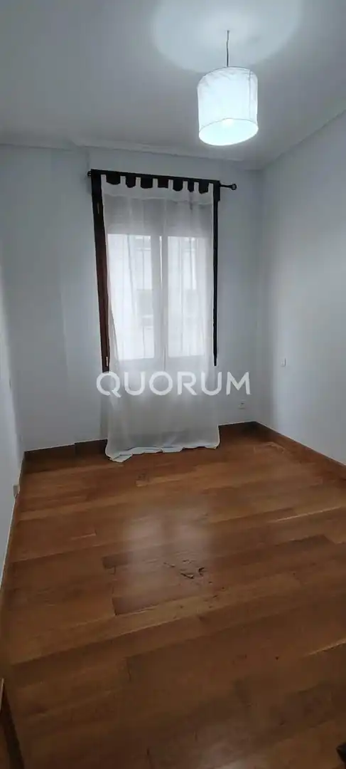 Habitación de Piso de alquiler en Bilbao  con Calefacción y Amueblado