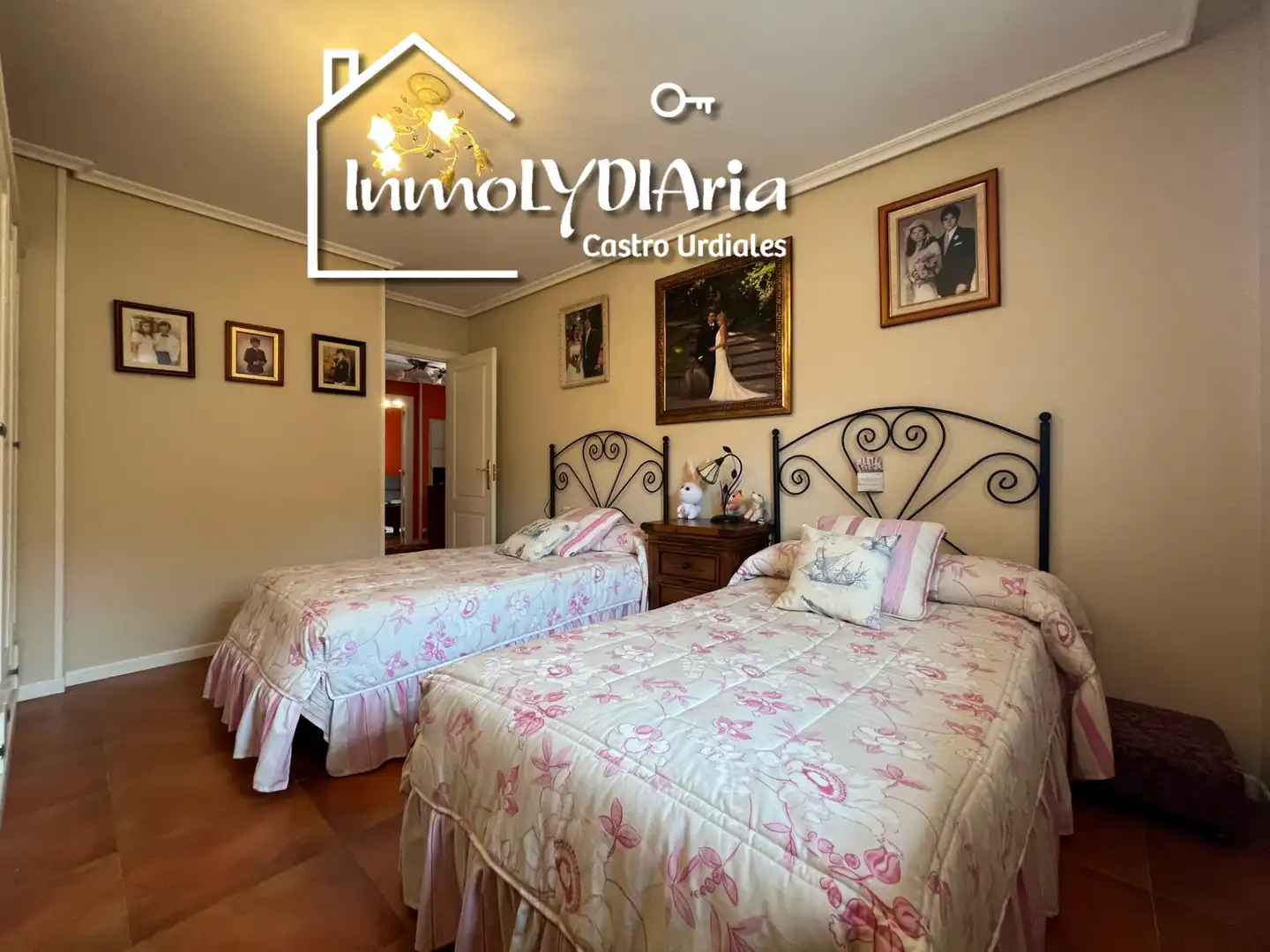 Habitación de Casa o chalet en venta en Castro-Urdiales con Calefacción, Jardín privado y Parquet