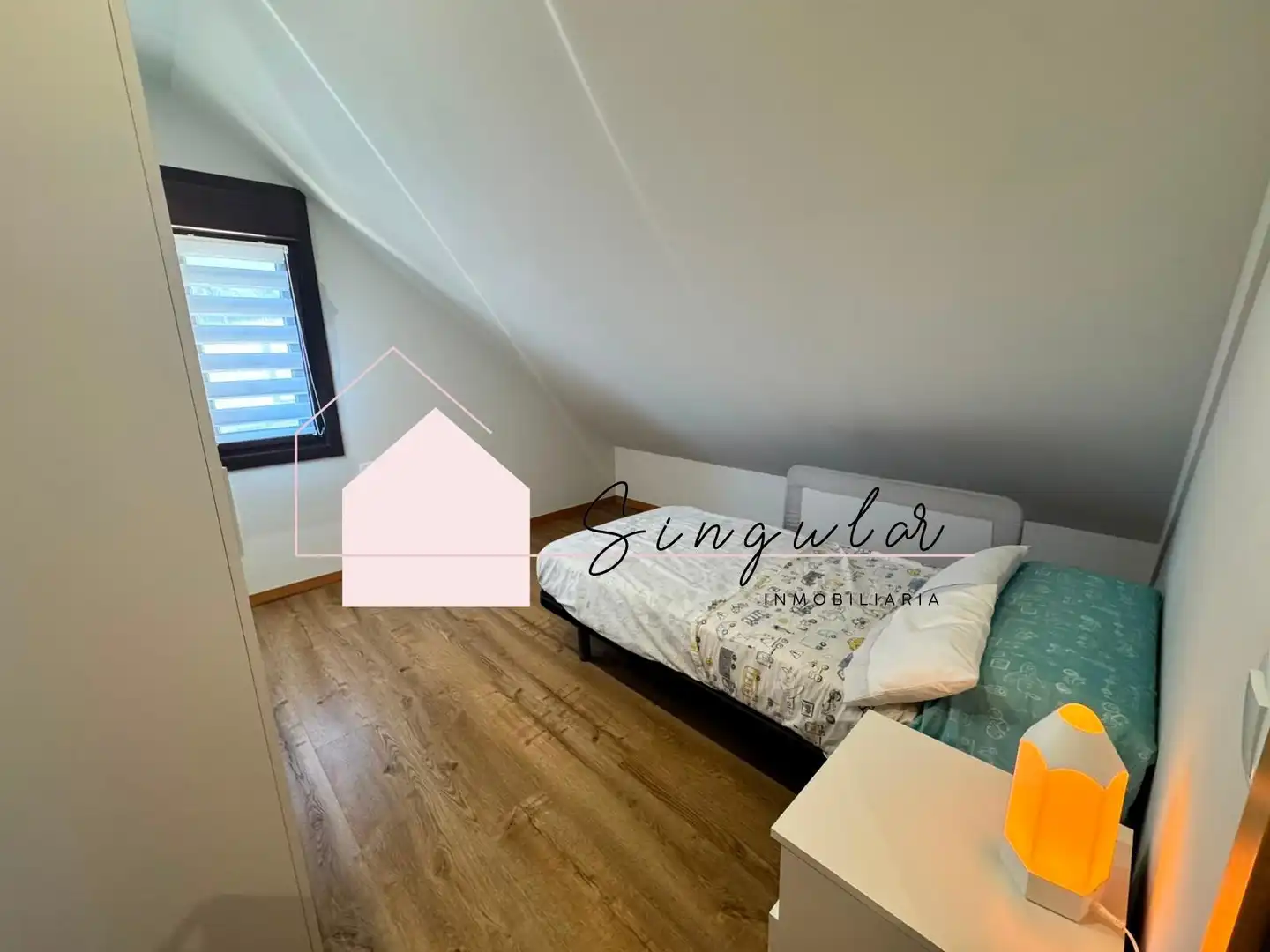 Habitación de Casa adosada de alquiler en Nigrán con Jardín privado y Piscina comunitaria