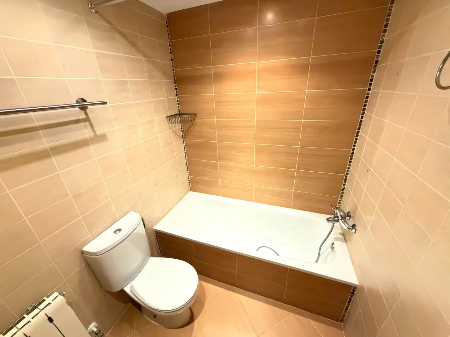 Baño de Piso en venta en Alovera con Calefacción y Balcón