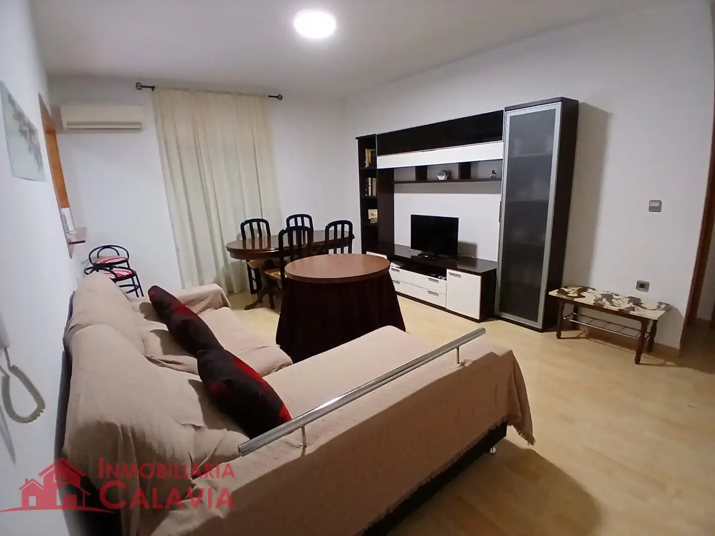 Flat with terrace to rent in Baeza
