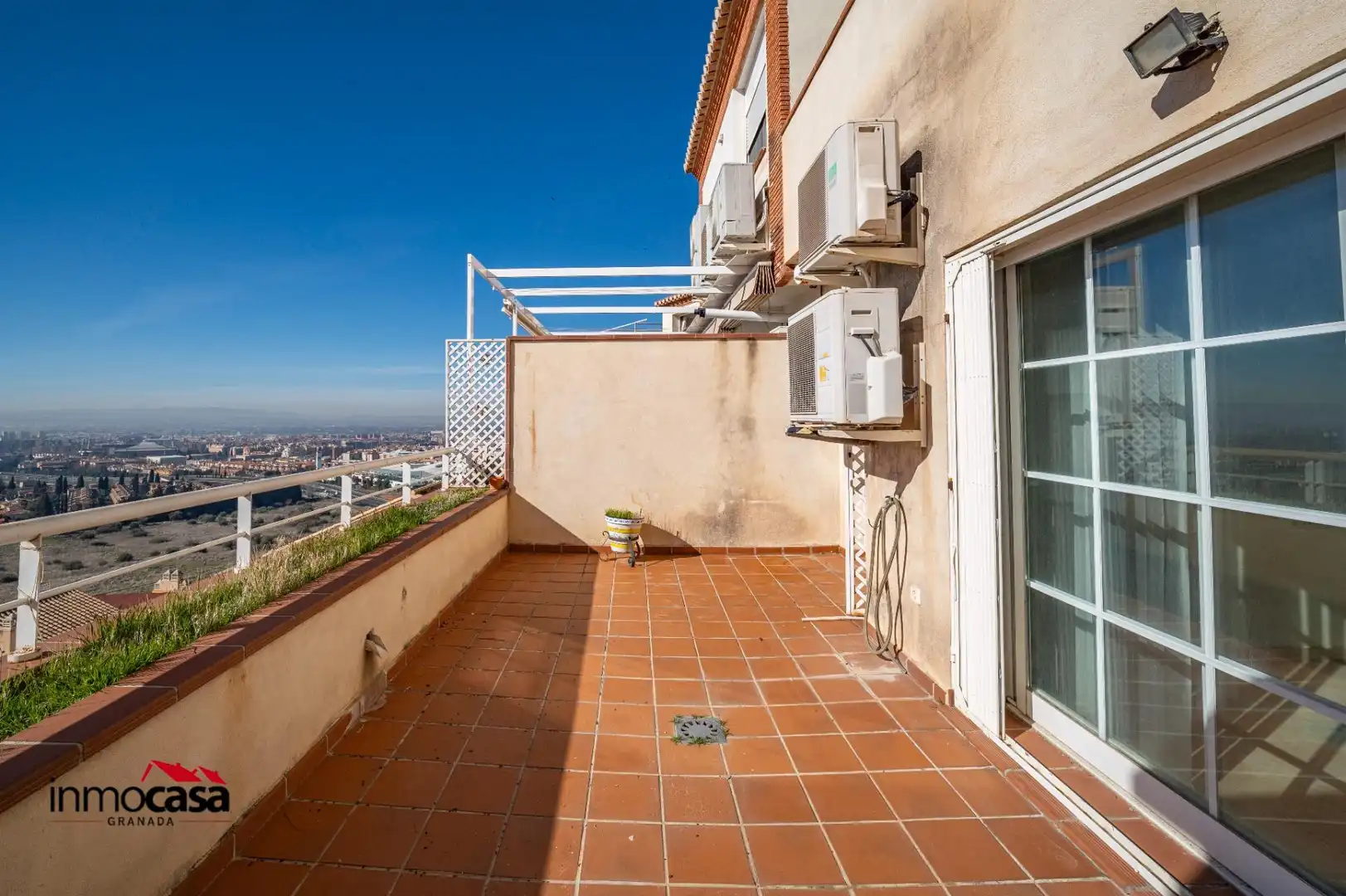 Terrassa de Casa adosada en venda en Granada amb Terrassa