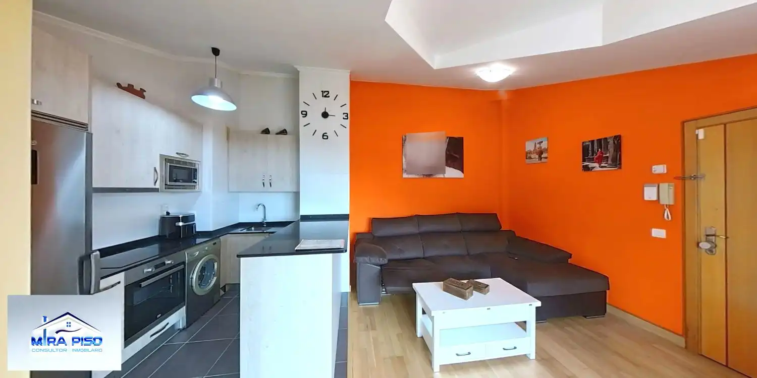 Sala de estar de Ático en venta en Entrambasaguas con Calefacción, Parquet y Terraza