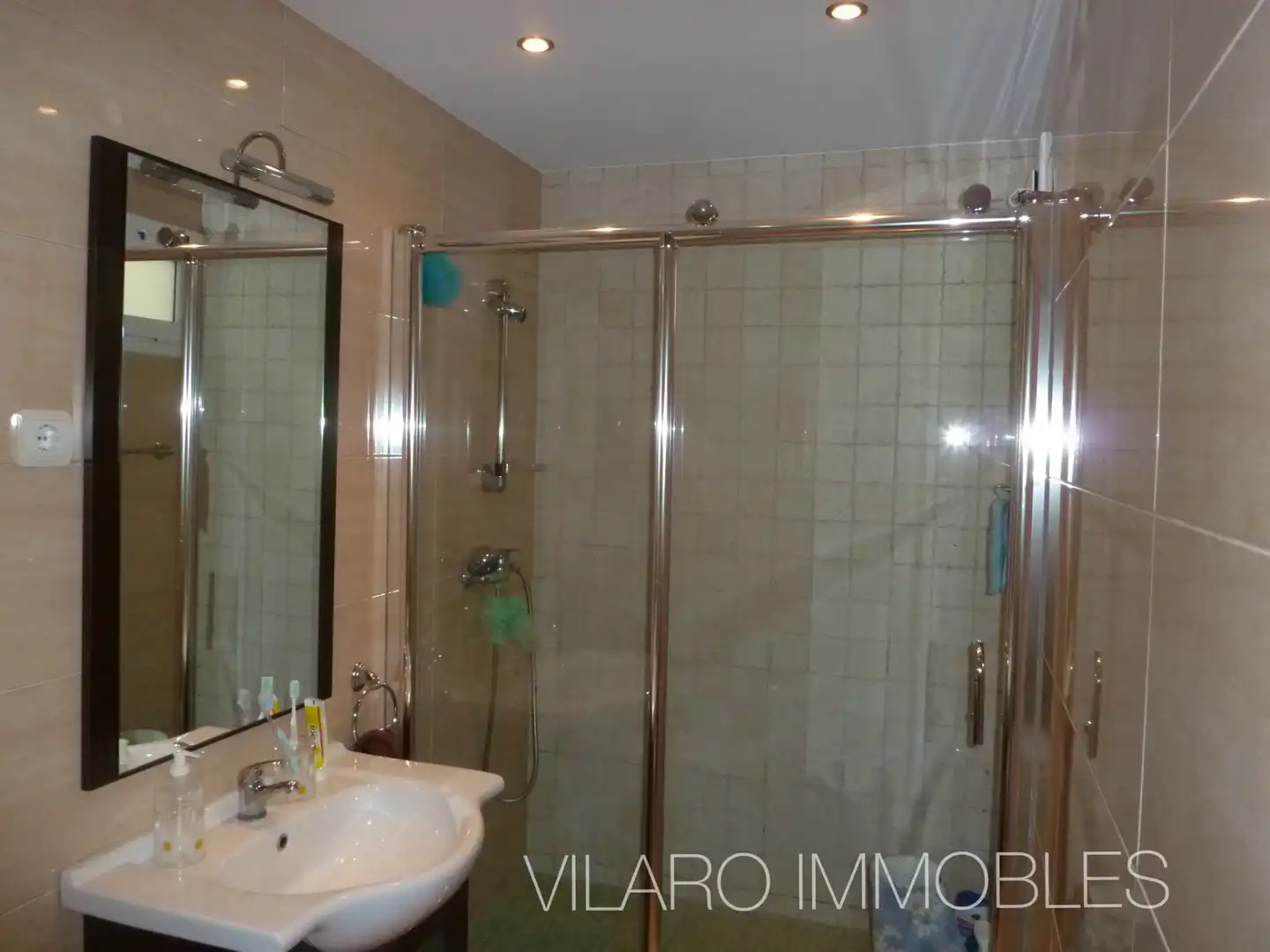 Badezimmer von Wohnung zum Verkauf in Terrassa mit Heizung, Ofen und Alarm