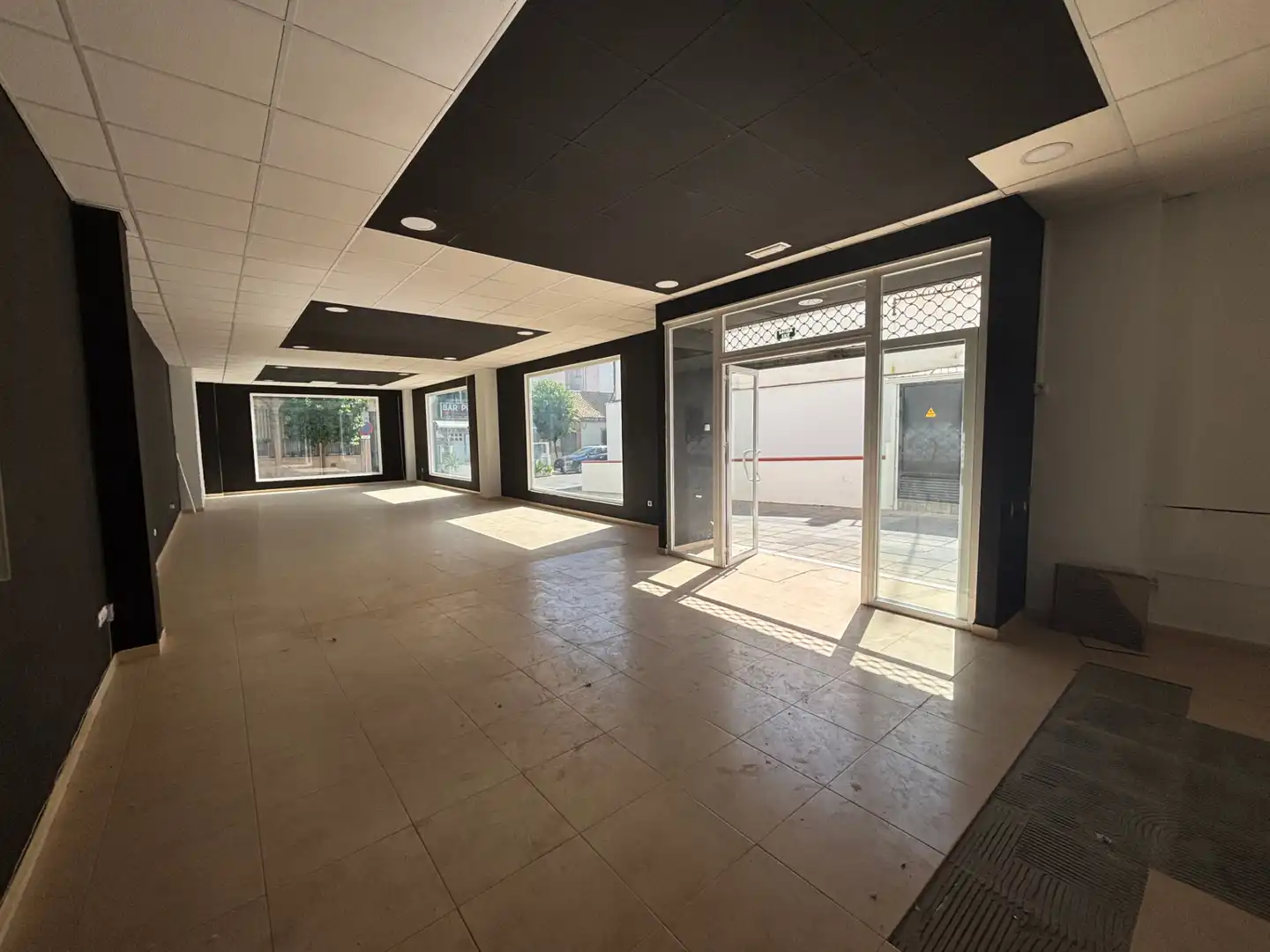 Local comercial en venda a Calle Batalla de Bailén