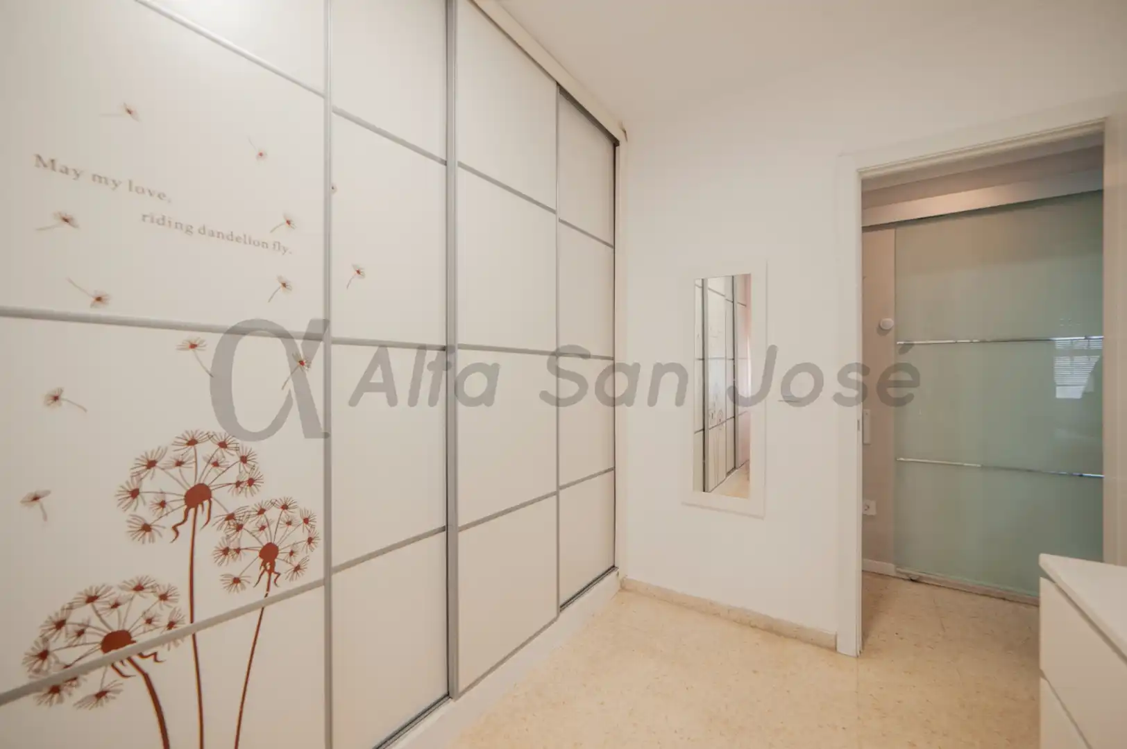 Habitación de Piso en venta en La Rinconada con Aire acondicionado